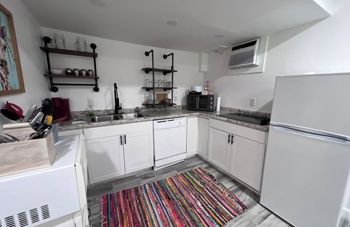 Greenville - Spartanburg Cabaña | Quaint cottage with a beautiful view.