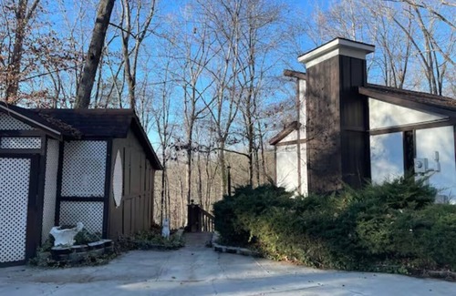Greenville - Spartanburg Cabaña | Quaint cottage with a beautiful view.