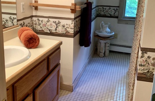 East Jewett Casa | Quaint Country House with Moutain Views