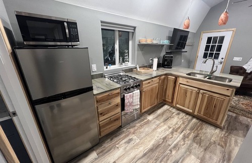 Wasilla Cabina | Quaint cozy cabin getaway near Hatcher Pass, Clear Night Cabin A