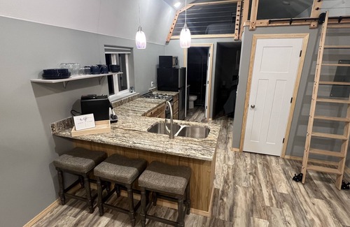 Wasilla Cabina | Quaint cozy cabin near Hatcher Pass. Clear Night Cabin B