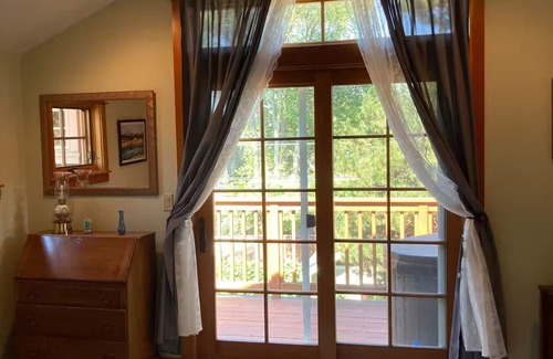 Old Bend Casa | Quaint, Cozy, Comfortable Home