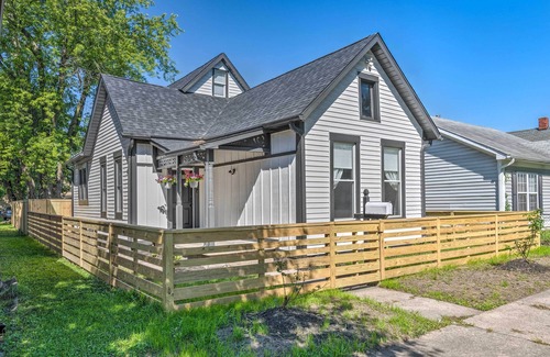 Near Eastside Cabaña | Quaint + Cozy Indianapolis Getaway w/ Yard!