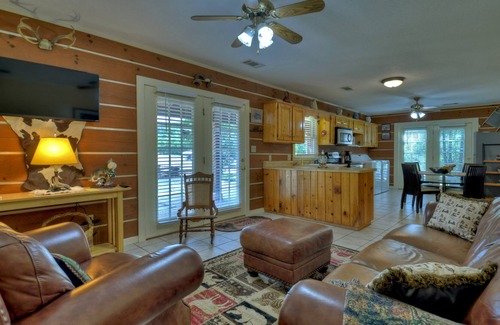 Copperhill Cabina | Quaint & Cozy Millhouse with Working Water Wheel