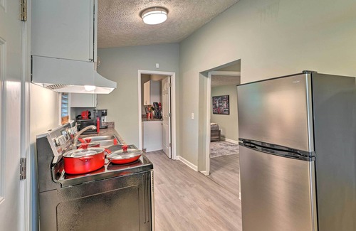 Murfreesboro Cabaña | Quaint Downtown Murfreesboro Cottage w/ Lush Yard