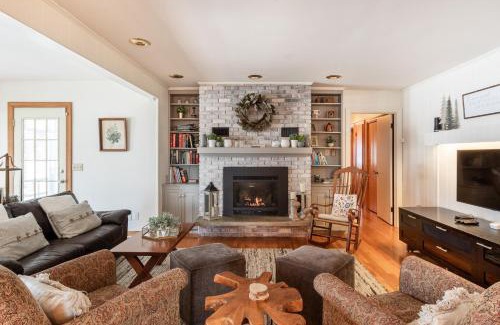 Keezletown Casa | Quaint Elkton Home near Shenandoah National Park!