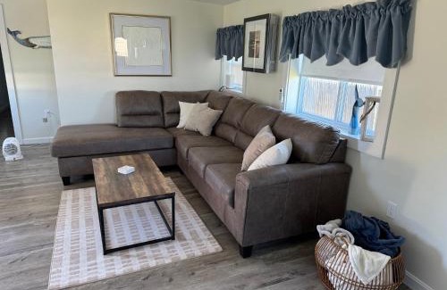 Bliss Corner Casa | Quaint, family friendly Beach house for 4