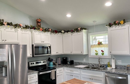 Landrum Cabaña | "Quaint ~ Fresh ~ Convenient"