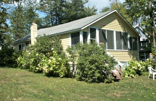 Poultney Cabaña | Quaint, friendly cottage with lakefront location & water views