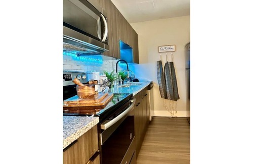 Pittsburgh Condominio | Quaint HighRise Condo 3bed 2bath w/ City Views