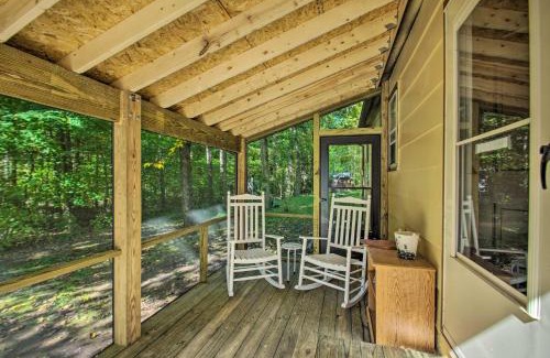 Hinton Casa | Quaint Hinton Hideaway - Hunt and Fish Nearby!