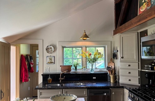 Litchfield Casa | Historic 2 bed home nestled in nature, 10min to downtown Litchfield CT.