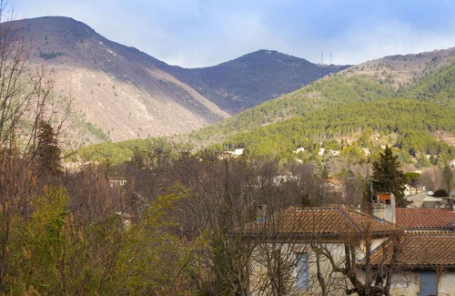 Dieulefit Casa | Pintoresca casa de vacaciones en Dieulefit con bañera de hidromasaje