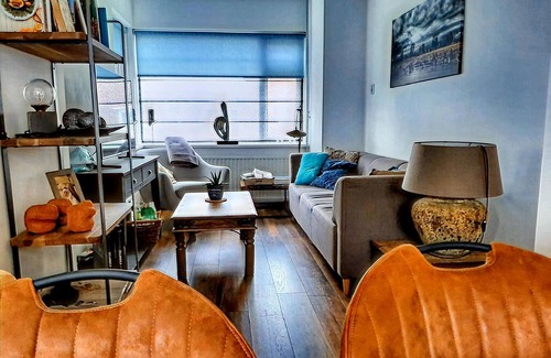 Lamswaarde Casa | Quaint holiday home in Lamswaarde with garden