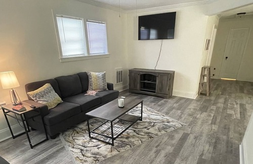 Anniston Casa | Quaint home