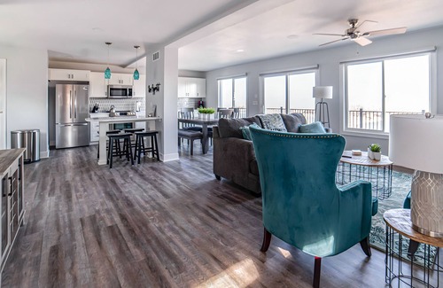 Atchison Casa | Quaint house on the bluffs overlooking the scenic Missouri River.