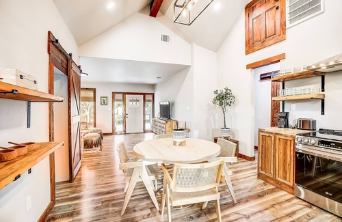 Marble Falls Casa | Quaint house with washer/dryer, central AC, patio, & spacious backyard