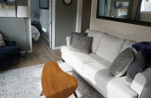 Port Angeles Cabaña | Quaint In-town Cottage 5 minutes to downtown