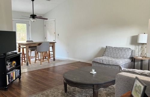 Beaufort Casa | Quaint Lady’s Island home with a large fenced in yard shaded by a mossy oak!