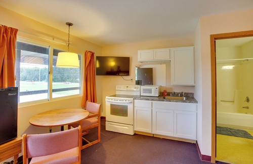 Lake City Apartamento | Quaint Lake City Studio: Walk to Engelwood Beach!