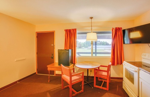 Lake City Apartamento | Quaint Lake City Studio: Walk to Engelwood Beach!
