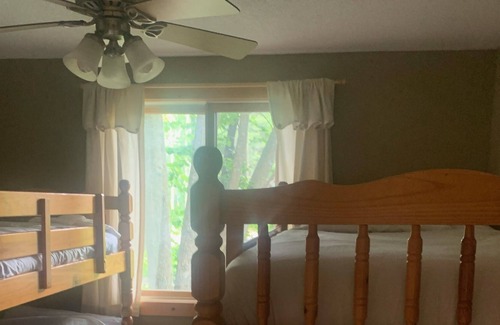 Deerwood Cabina | Quaint Lakeside retreat on Bay Lake