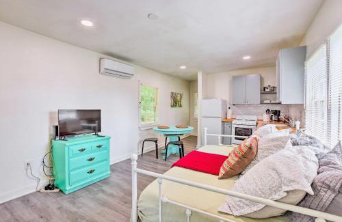 Leeds Apartamento | Quaint Leeds Studio with Yard about 18 Mi to Birmingham!