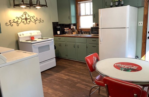 Heber Springs Cama Y Desayuno | Quaint little farmhouse minutes away from Greers Ferry Lake
