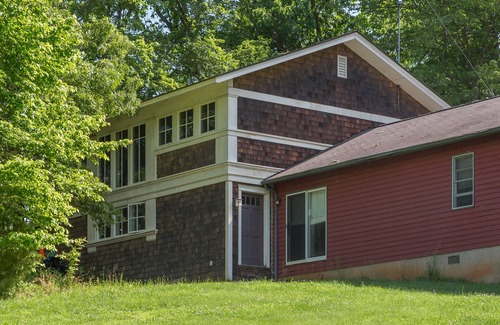 Batesville Casa | Quaint Loft Suite - Explore nearby Charlottesville and Wineries Dog Friendly