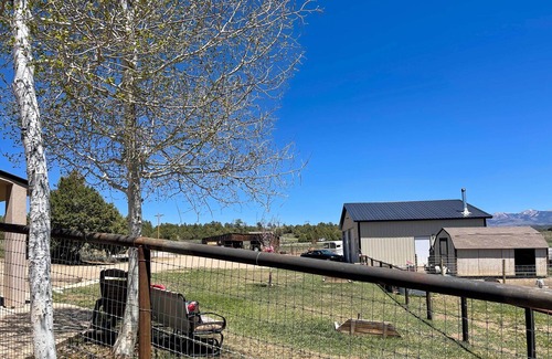 Mancos Apartamento | Quaint Mancos Getaway w/ Farm & Mountain Views