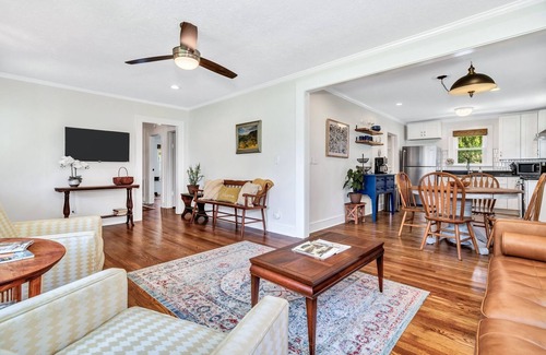 Marion Casa | Quaint Mill Cottage in Marion