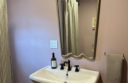 Shepherdstown Cabaña | Charming 1-bedroom cottage in Shepherdstown walking distance