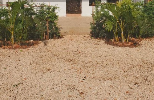 Galu Cabaña | Quaint Modern Cottage - 10 Minutes Walk From the Beach
