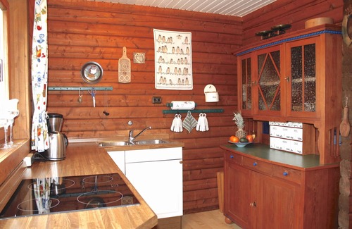 Gunneby Casa | Quaint, modern log cabin with barrel sauna, panoramic windows, Schlei view.