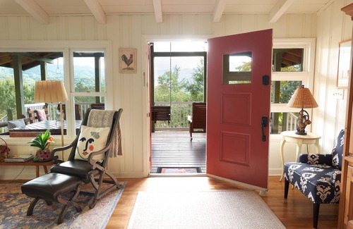 Waynesville Casa | QUAINT MOUNTAIN COTTAGE-BREATH TAKING VISTAS-1. ¡5 MILLAS AL CENTRO WAYNESVILLE!
