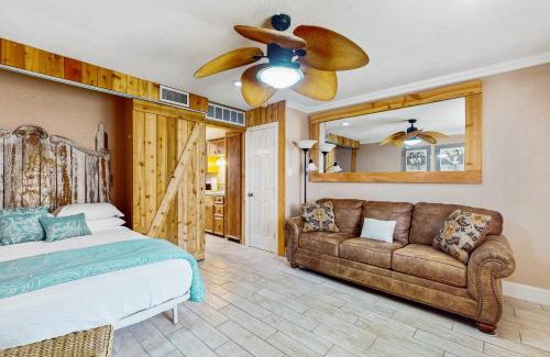 Corpus Christi Hotel | Quaint Oasis