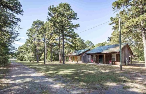 Eden Isle Cabina | Quaint One Bedroom Cabin Near Heber Springs Marina