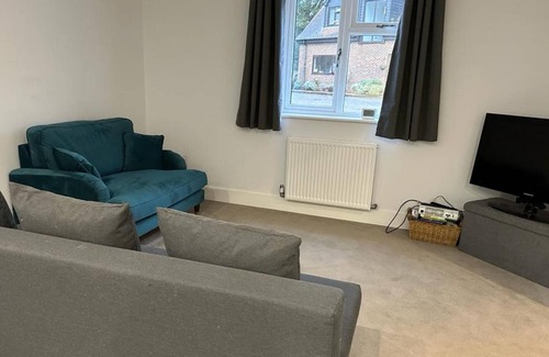 Wooburn Moor Cabaña | Quaint One-Bedroom Cottage in Serene Hedsor