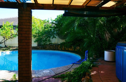 Willetton Casa | Quaint & Peaceful Auxiliary Guest Home 2 Bedroom