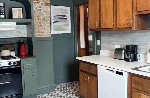 Meadville Apartamento | Quaint Pet Friendly 2 Bed Apartment Downtown