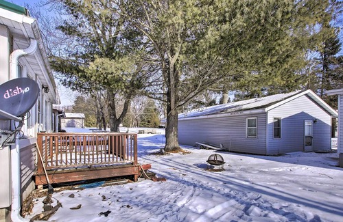 Shawano Cabina | Quaint & Pet-Friendly Cabin on Shawano Lake!