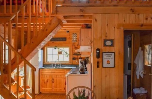 Dakota Cabina | Quaint, quite, affordable cute cabin snuggled in a beautiful valley!