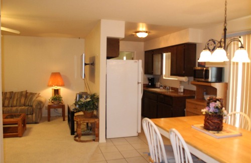Lake Havasu City Casa | Quaint, relaxing home stocked with the basic essentials for a comfortable stay.