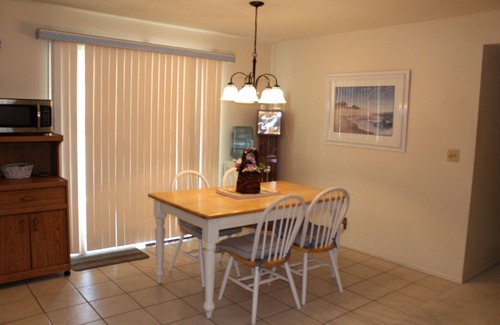Lake Havasu City Casa | Quaint, relaxing home stocked with the basic essentials for a comfortable stay.
