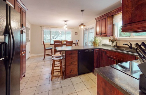 Cannifton Casa | Quaint Rural Property Nestled in historic Halloway Heights