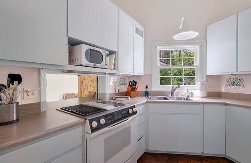 Sea Island Casa | Quaint Sea Island Cottage, w/Pool, 4 Bedroom, Recently Renovated + Decorated