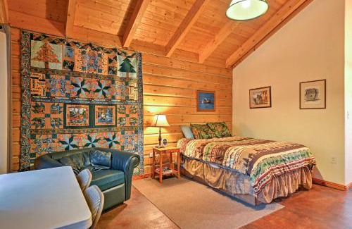 Bear Creek Apartamento | Quaint Seward Studio Cabin on Scenic Salmon Creek!
