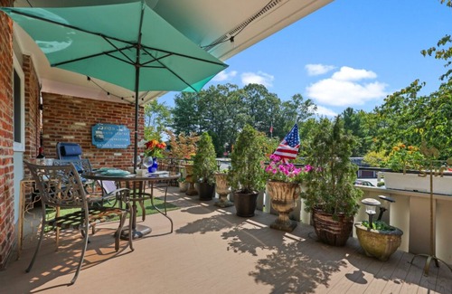 Southport Condominio | Quaint Southport 1BR/1BTH Incl. utilities Rent Up to 10 months