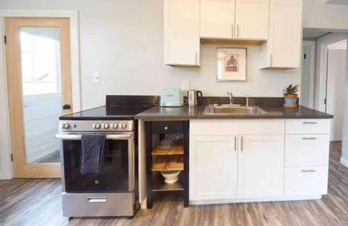 Jefferson Park Casa | Quaint Space - Near Downtown & Broncos Stadium