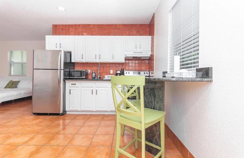 Lantana Apartamento | Quaint Studio Minutes From The Ocean & Shopping